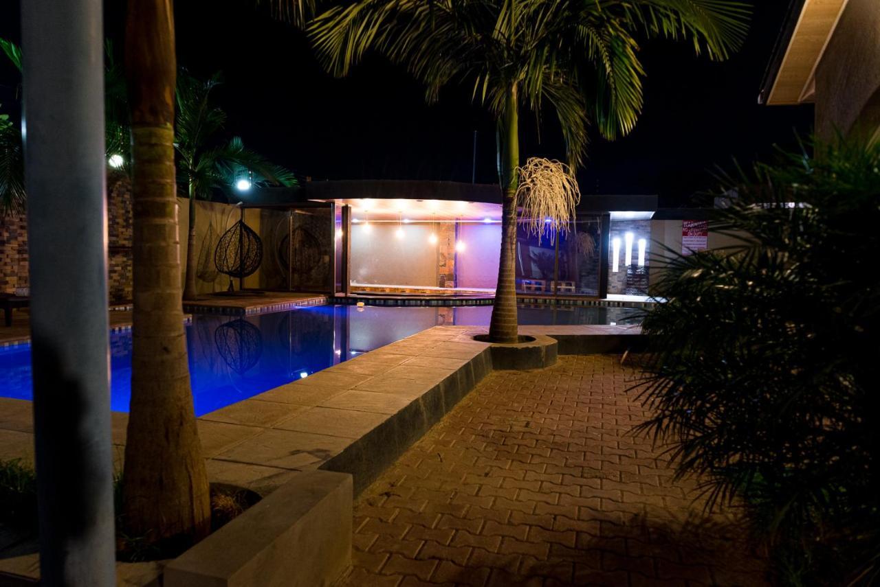 Emc Fully Furnished &Serviced Villas 4 Bedroom With Solar Power , Private Pool, Starlink Wifi ,Aircons & Dstv Лусака Экстерьер фото